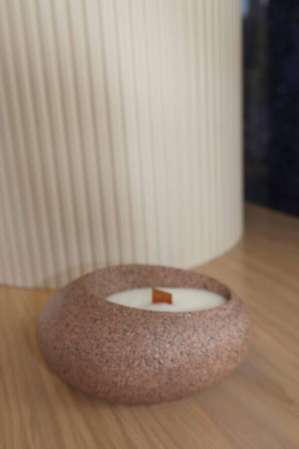 ⁦נר שאגי חום טקסטורת אבן⁩ – תמונה ⁦2⁩