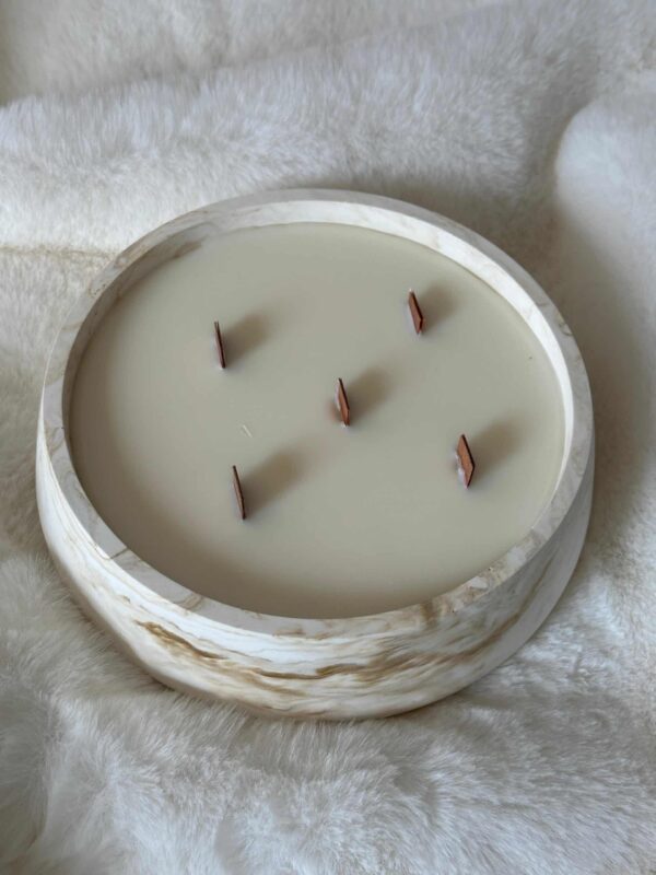 ⁦נר פאולה לבן עם נגיעות שמנת חום⁩ – תמונה ⁦4⁩